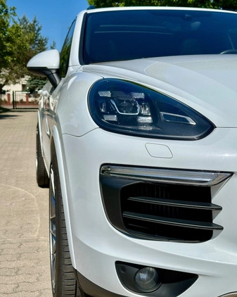 Porsche Cayenne cena 264450 przebieg: 190000, rok produkcji 2016 z Warszawa małe 67